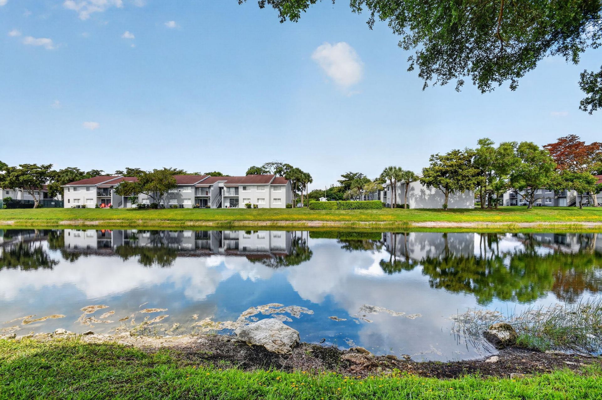 145 Lake Nancy Lane, Unit 128, West Palm Beach, FL 33411 Photo