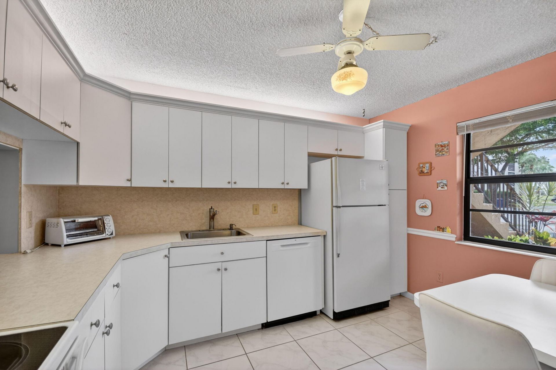 145 Lake Nancy Lane, Unit 128, West Palm Beach, FL 33411 Photo