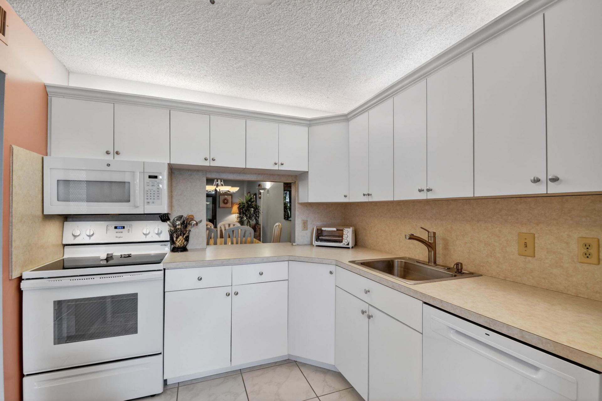 145 Lake Nancy Lane, Unit 128, West Palm Beach, FL 33411 Photo
