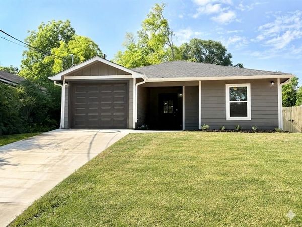506 Jeanette Avenue, Gladewater, TX 75647