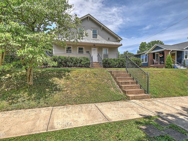 909 East Holston Avenue, Johnson City, TN 37601