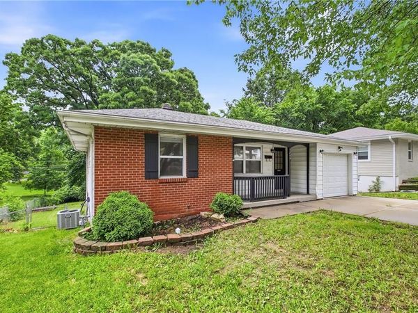 5249 N Richmond Avenue, Kansas City, MO 64119