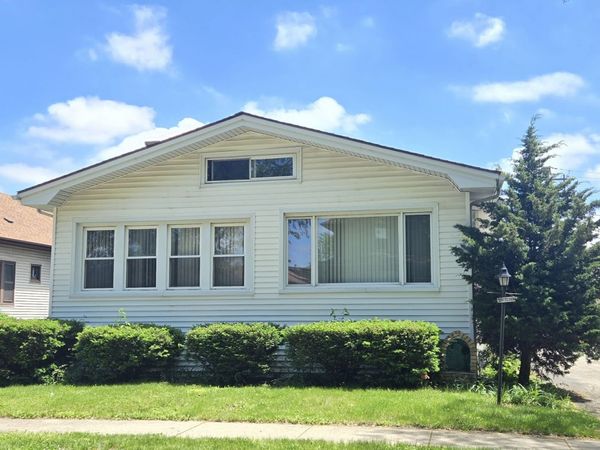 4 Manor Court , Joliet, IL 60436