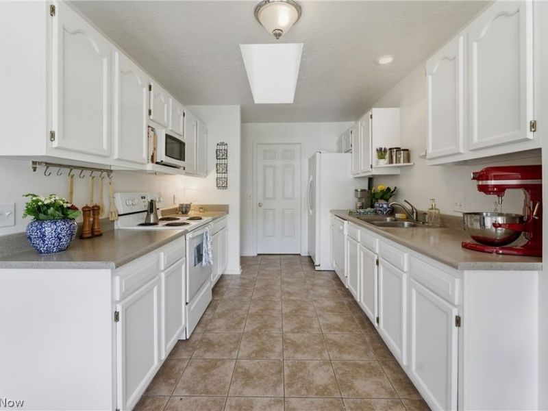 1172 Wild Brook Drive, Akron, OH 44313 Photo 13