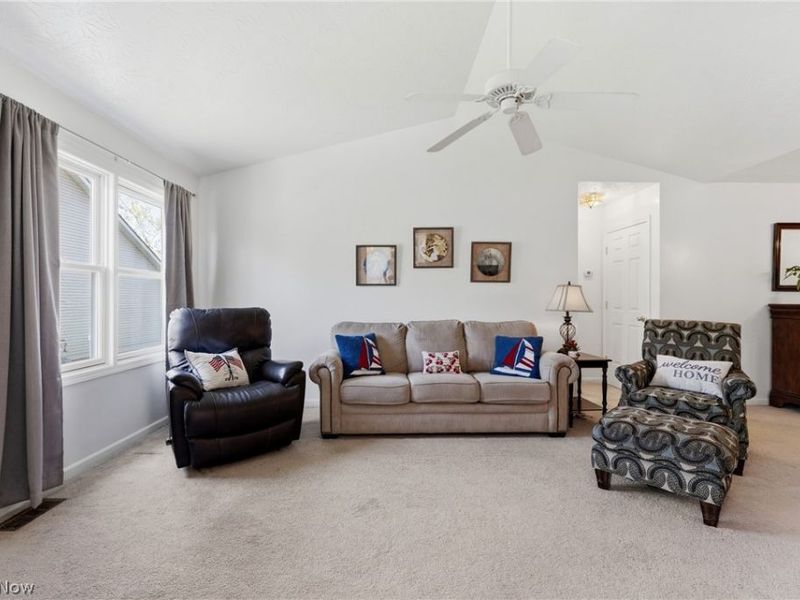 1172 Wild Brook Drive, Akron, OH 44313 Photo 9