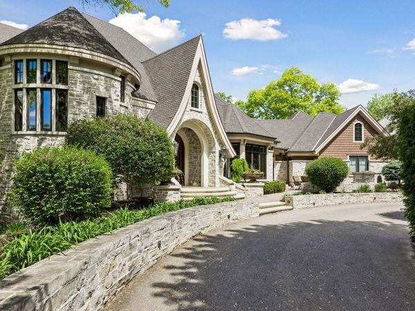 18083 Bearpath Trail, Eden Prairie, MN 55347