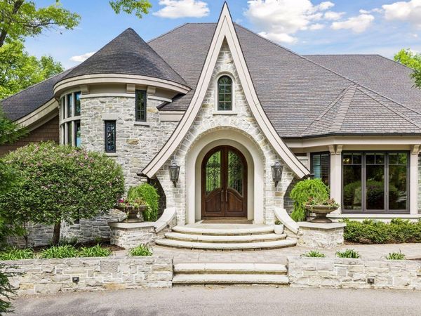 18083 Bearpath Trail, Eden Prairie, MN 55347
