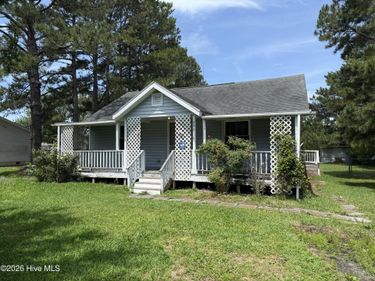 890 Hibbs Road, Newport, NC 28570