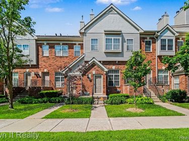 1725 Campau Farms Circle, Detroit, MI 48207
