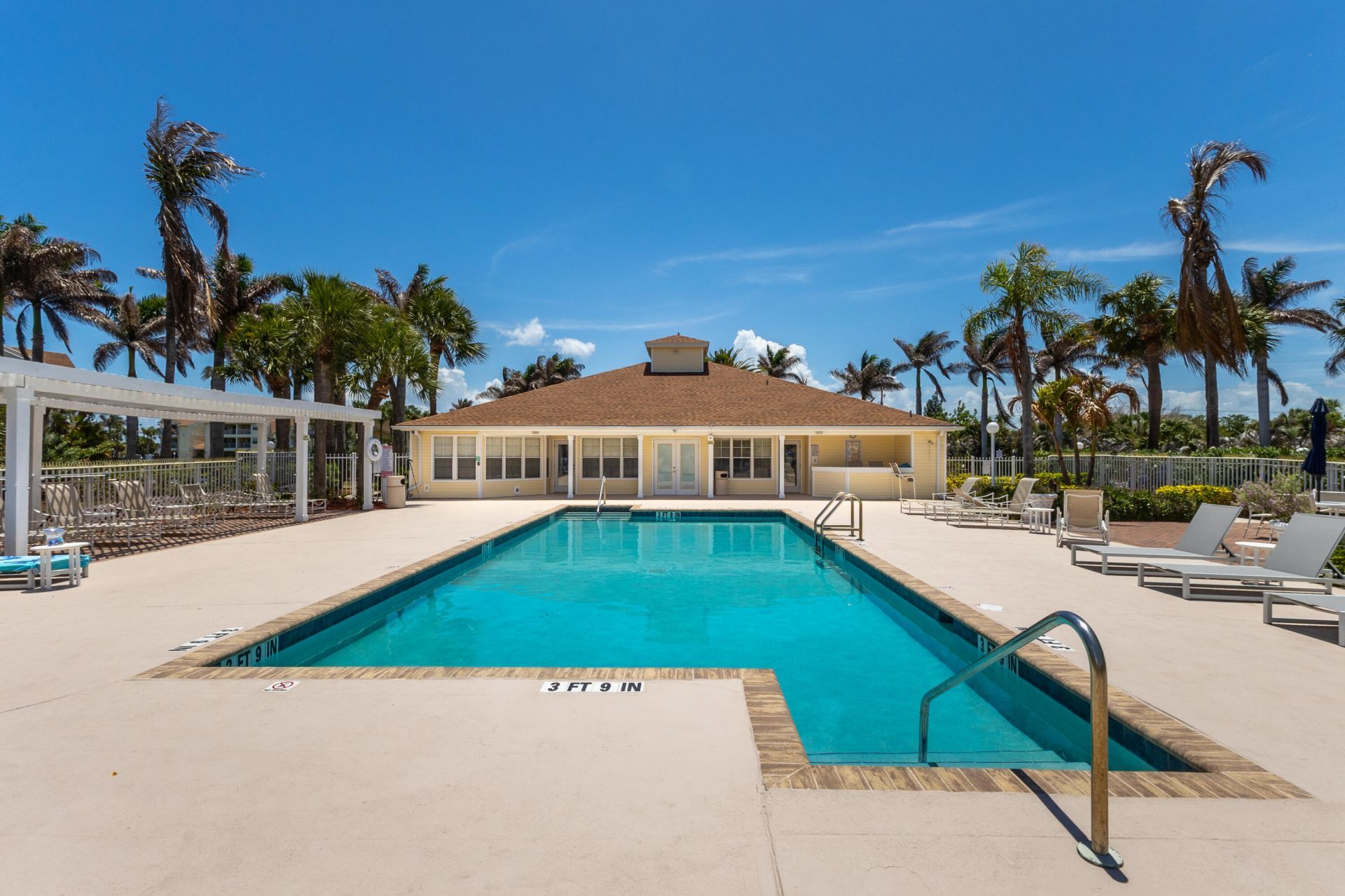 1850 Charlesmont Drive, Unit 119, Indialantic, FL 32903 Photo