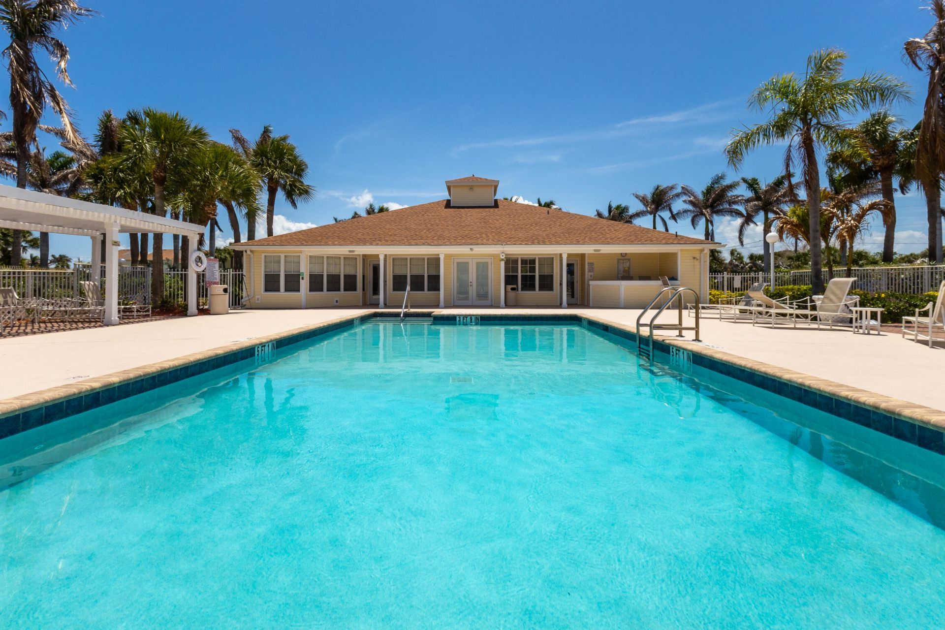 1850 Charlesmont Drive, Unit 119, Indialantic, FL 32903 Photo