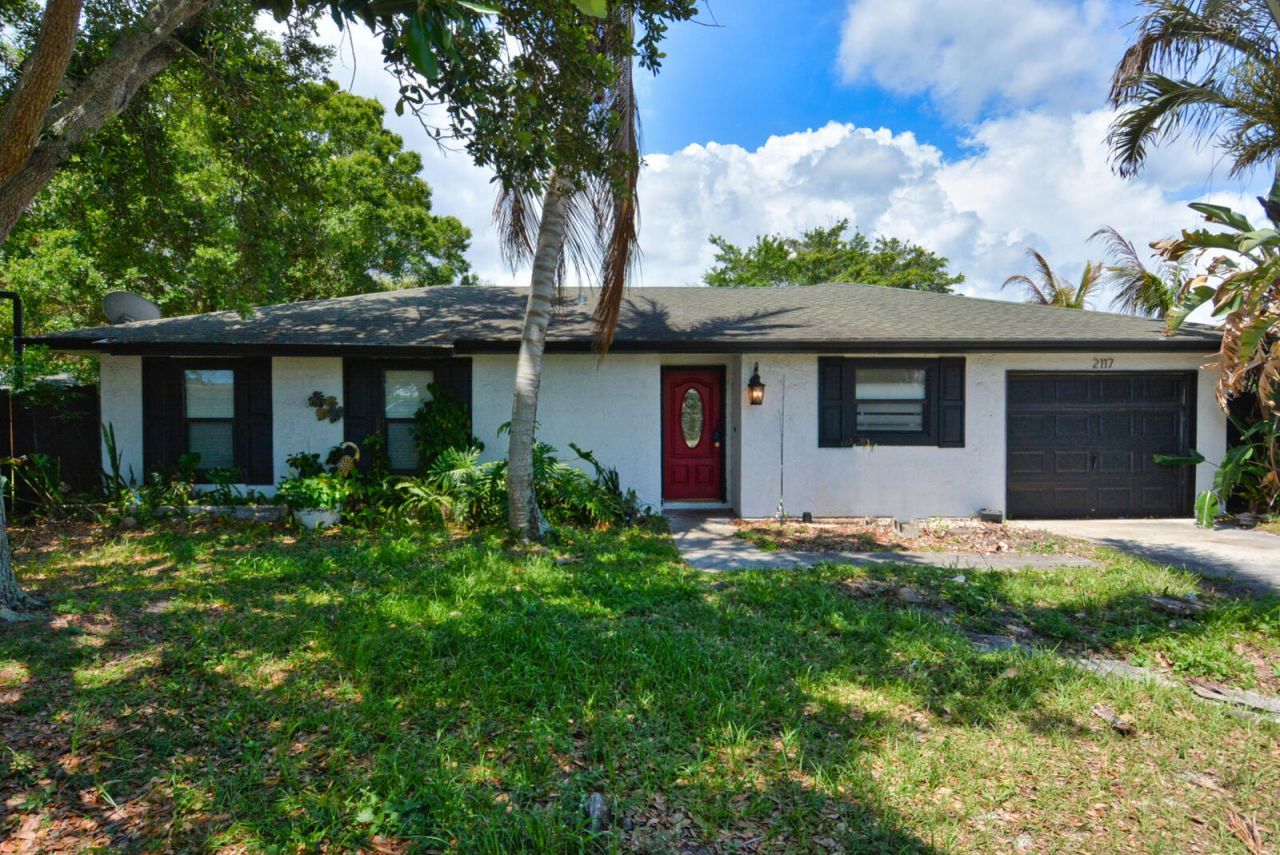 2117 SE East Dunbrooke Circle, Port Saint Lucie, FL 34952 Photo