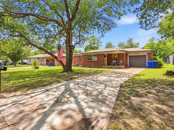 807 Elizabeth Boulevard, Granbury, TX 76048