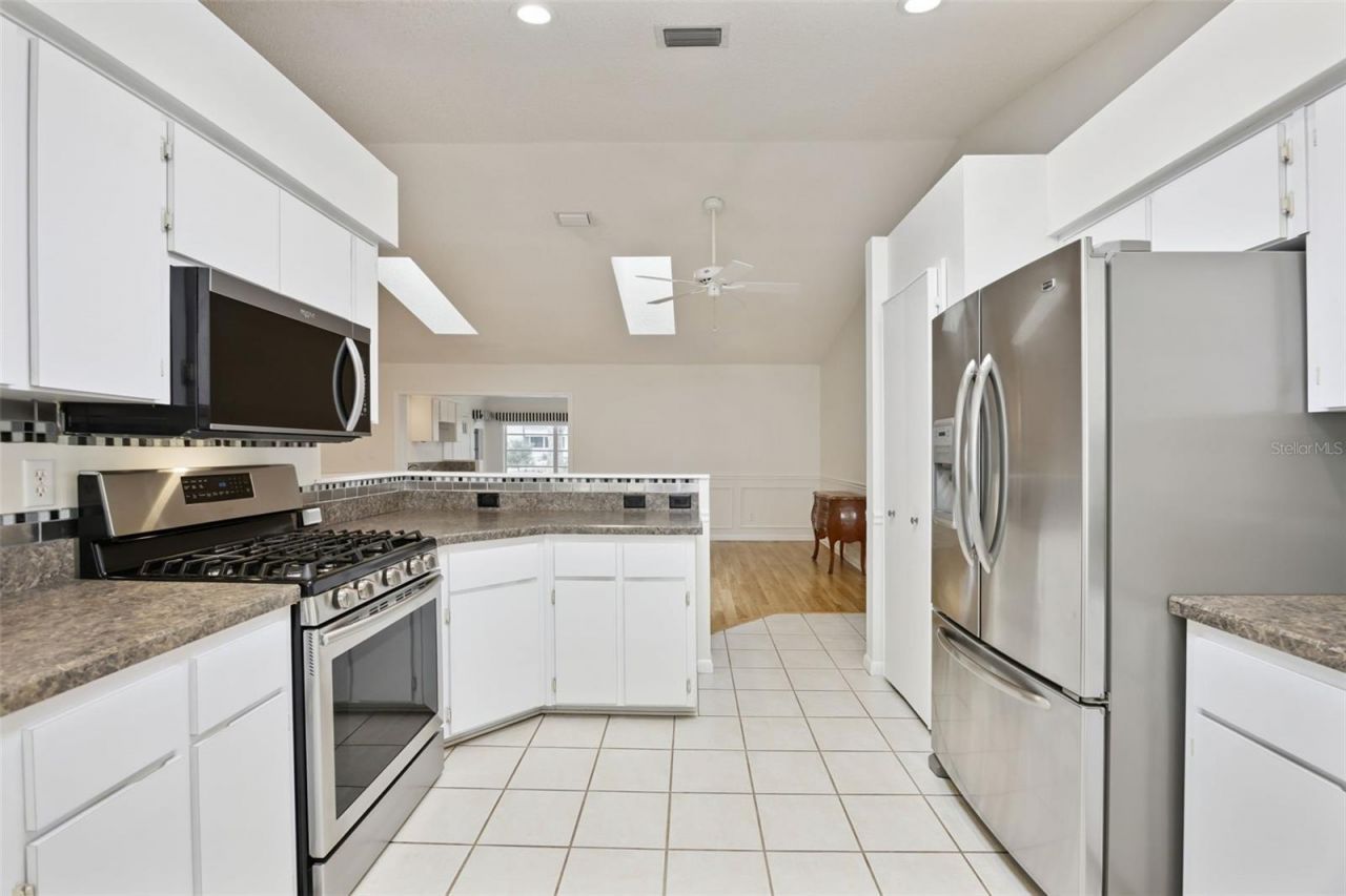 25904 Newcombe Circle, Leesburg, FL 34748 Photo