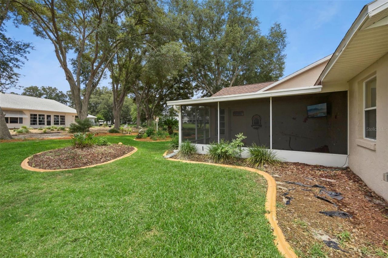 25904 Newcombe Circle, Leesburg, FL 34748 Photo