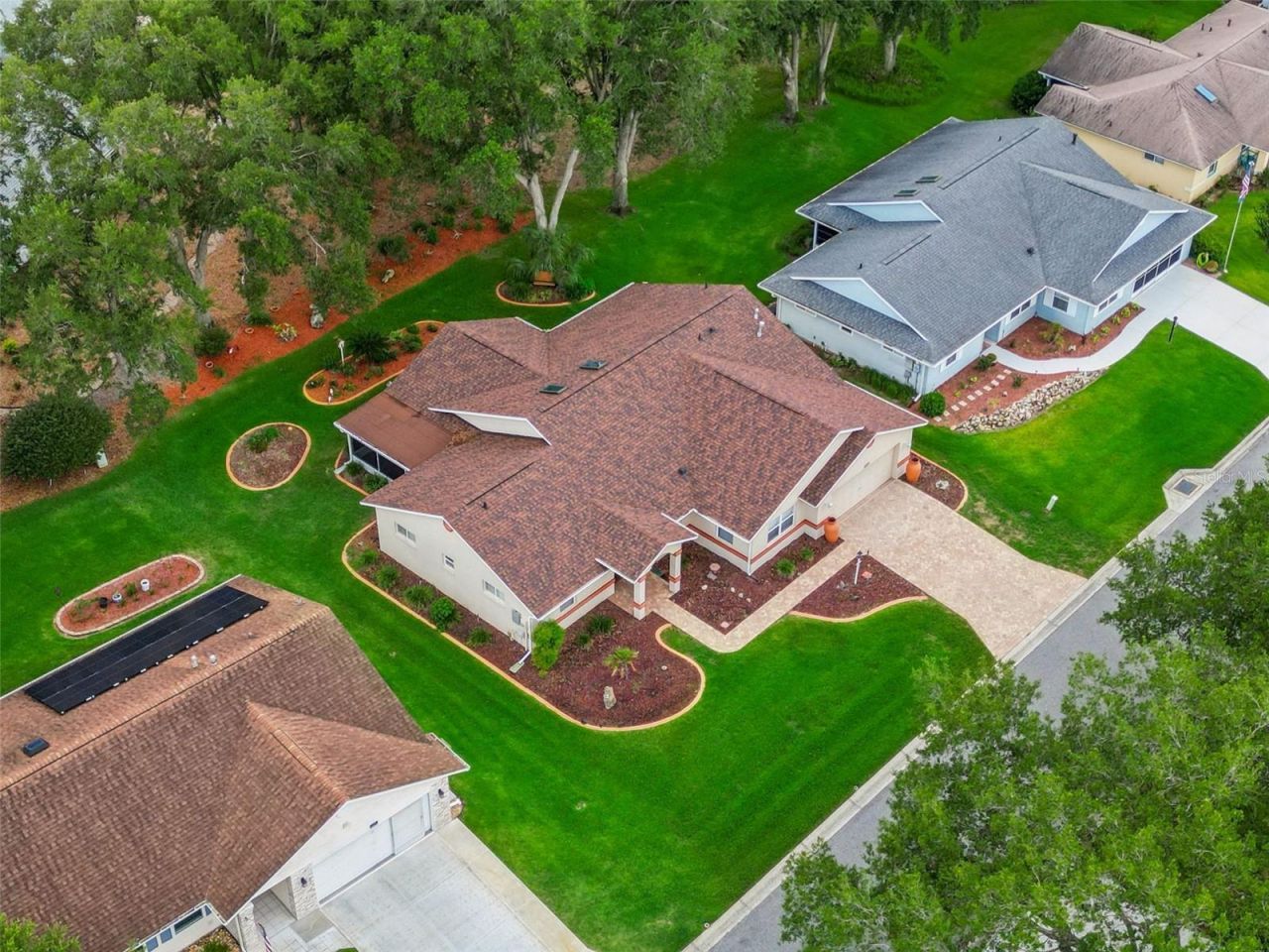 25904 Newcombe Circle, Leesburg, FL 34748 Photo