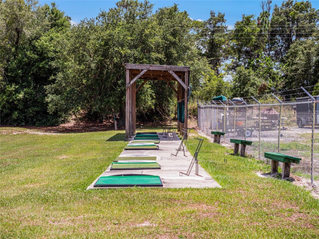 25904 Newcombe Circle, Leesburg, FL 34748 Photo