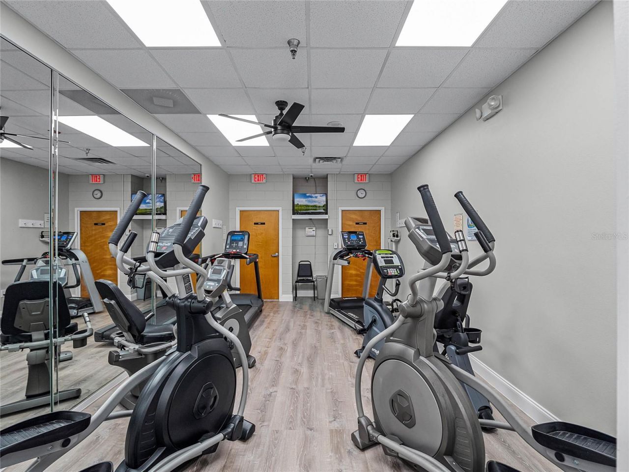 25904 Newcombe Circle, Leesburg, FL 34748 Photo