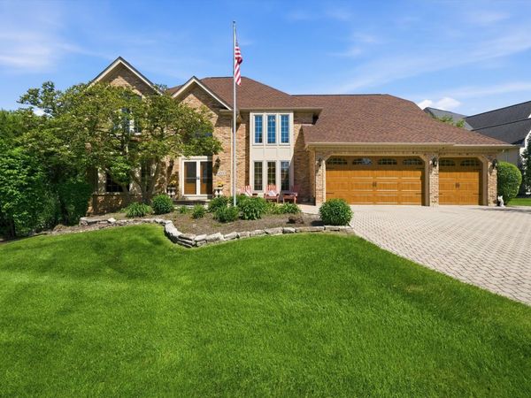 8701 LAKE RIDGE Drive, Darien, IL 60561