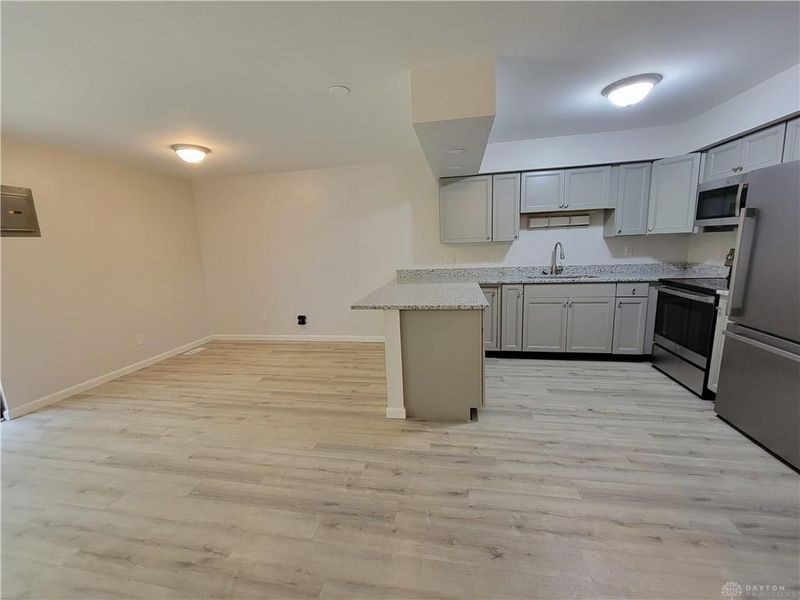 1104 Cambridge, New Carlisle, OH 45344 Photo 7