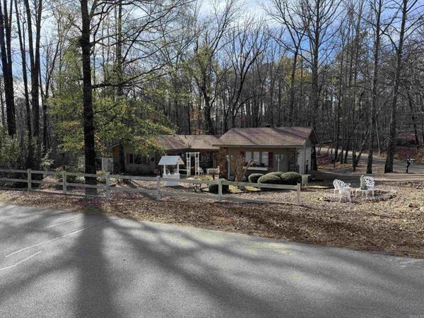 1 MANO WAY, Hot Springs Village, AR 71909
