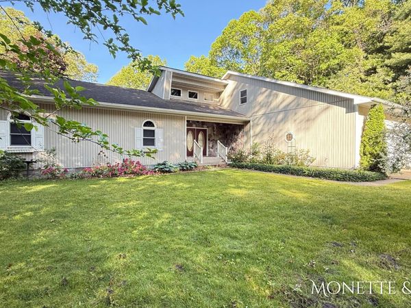 2550 Cove Road, Twin Lake, MI 49457