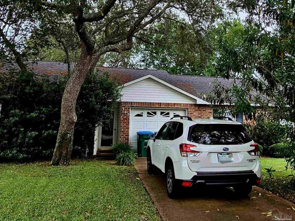 147 Kevin Dr, Gulf Breeze, FL 32561