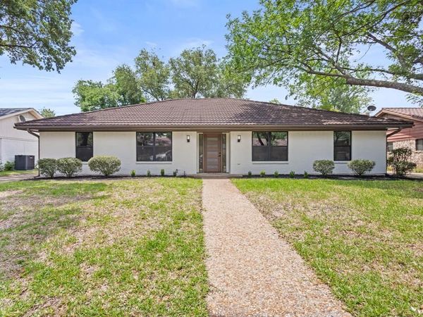 442 Hanover Lane , Irving, TX 75062