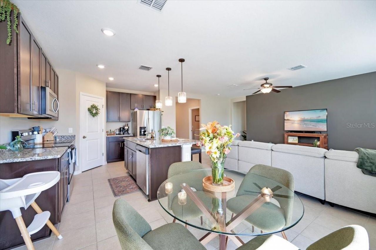 1006 Oak Valley Drive , Auburndale, FL 33823 Photo