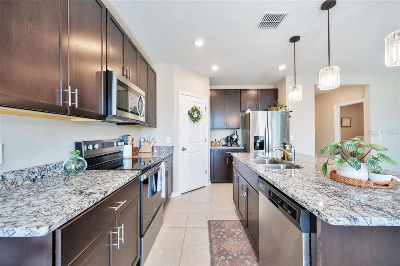 1006 Oak Valley Drive , Auburndale, FL 33823 Photo