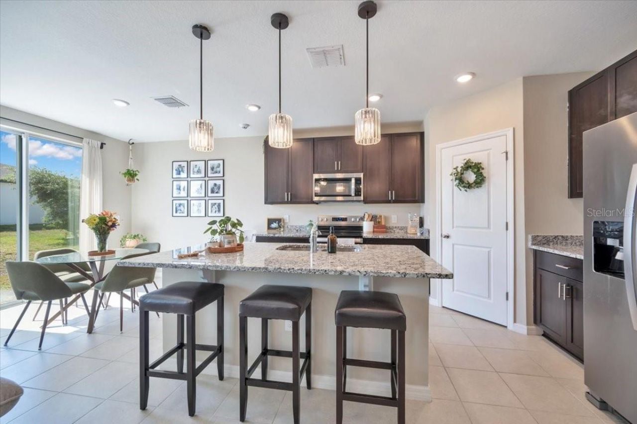 1006 Oak Valley Drive , Auburndale, FL 33823 Photo