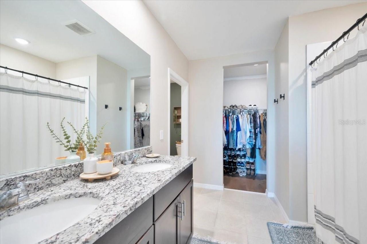 1006 Oak Valley Drive , Auburndale, FL 33823 Photo