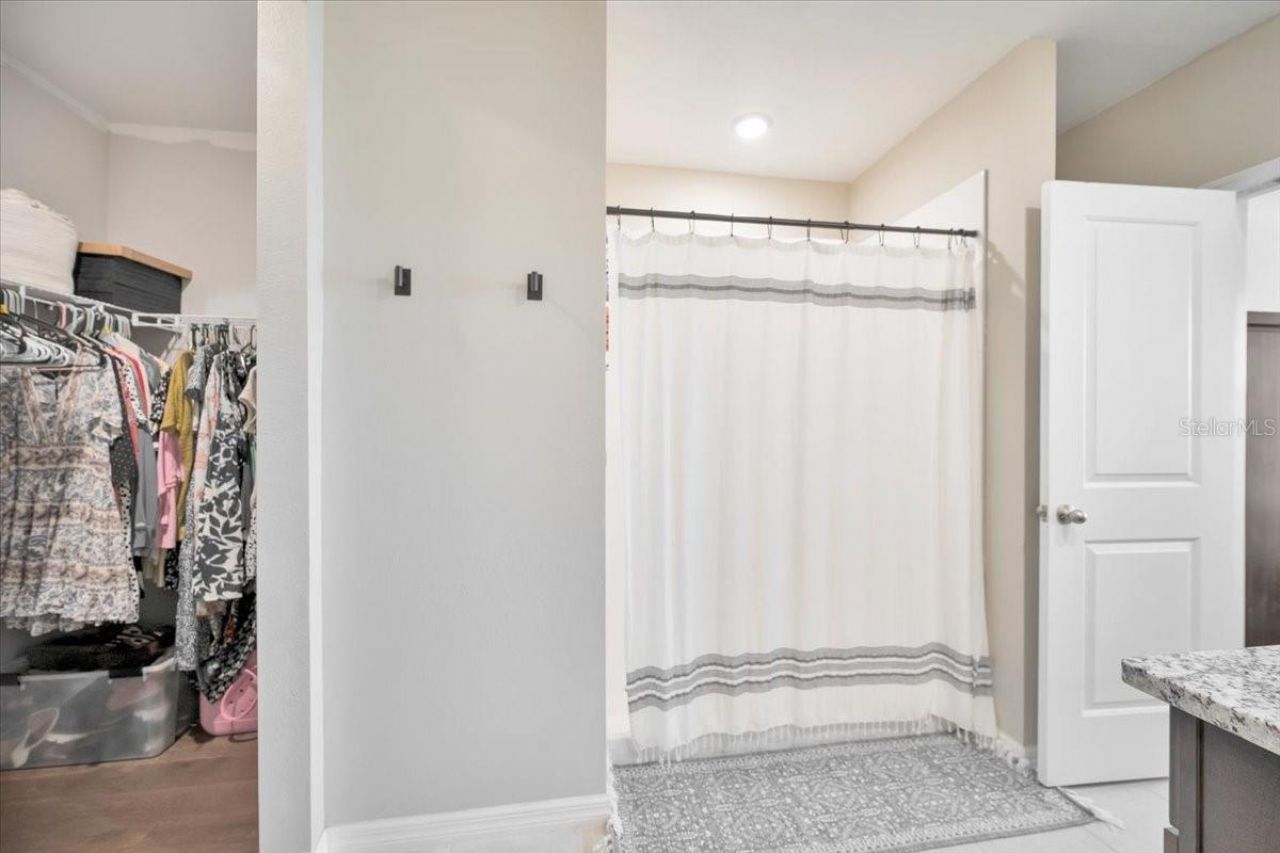 1006 Oak Valley Drive , Auburndale, FL 33823 Photo