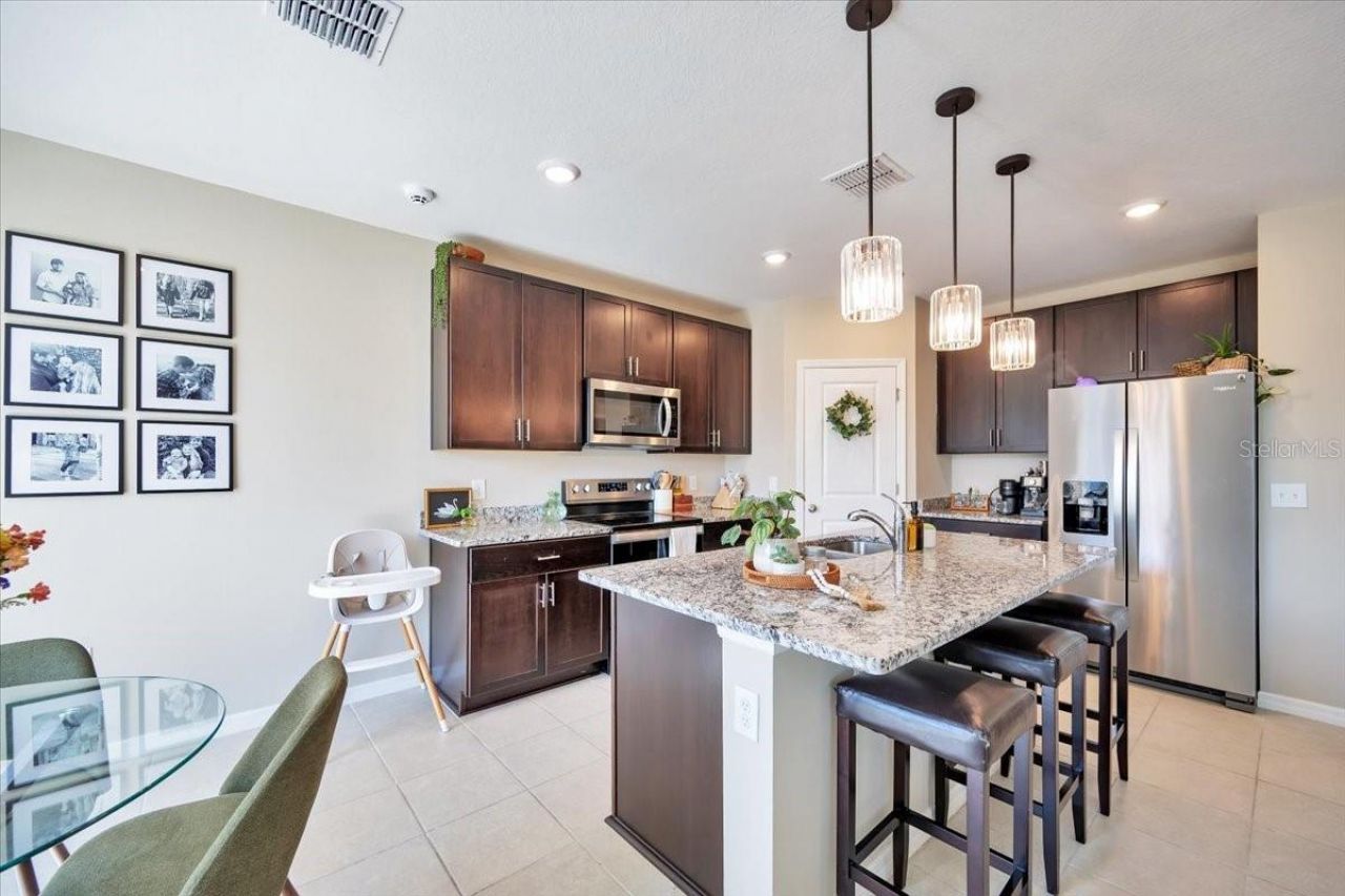1006 Oak Valley Drive , Auburndale, FL 33823 Photo