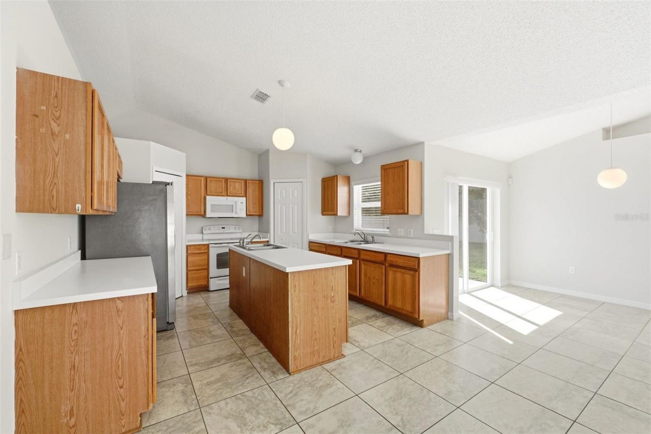 955 Louvre Court , Kissimmee, FL 34759 Photo
