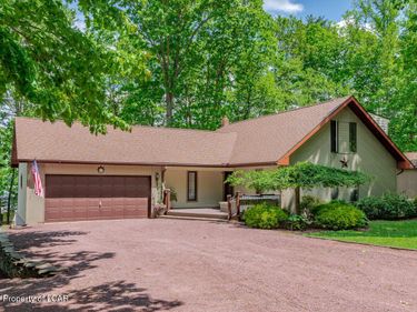 318 Four Seasons Drive, Drums, PA 18222