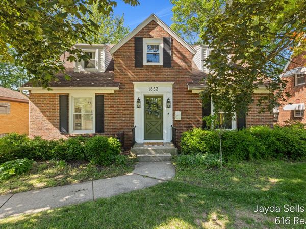 1853 Leonard Street NW, Grand Rapids, MI 49504