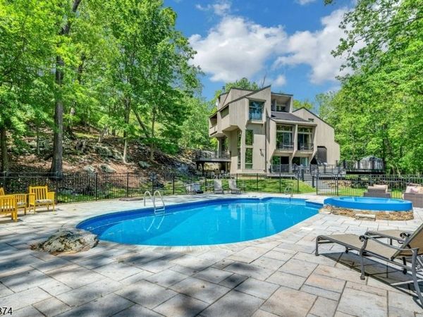 5 Audubon Trail, Boonton, NJ 07005