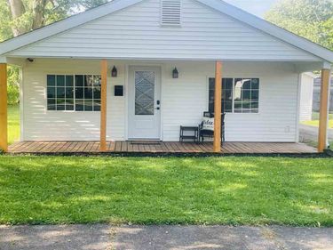 417 W PARKWAY DRIVE, Cambridge City, IN 47327