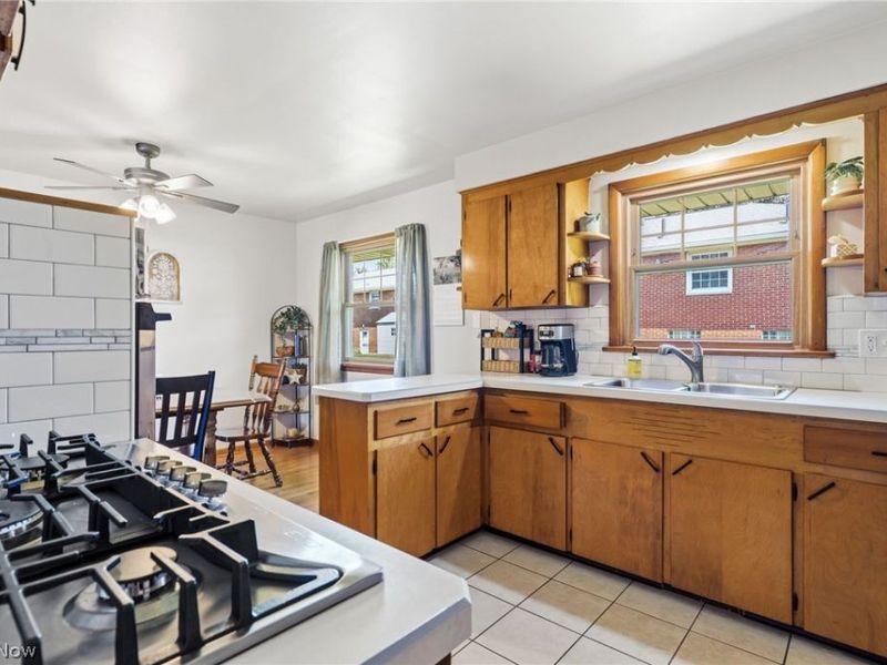 1410 W Valentine , Canton, OH 44708 Photo 12