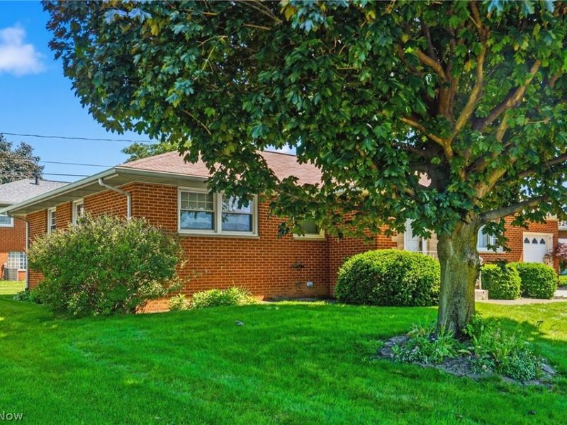 1410 W Valentine , Canton, OH 44708 Photo 3