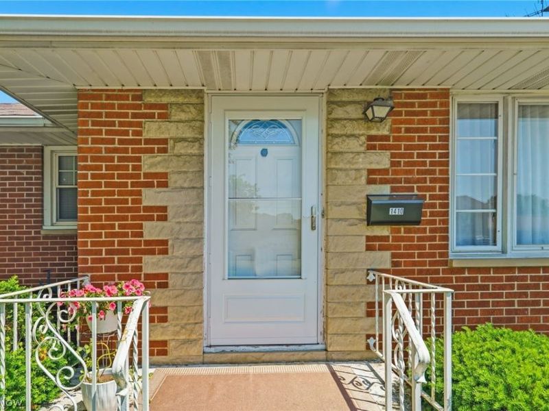1410 W Valentine , Canton, OH 44708 Photo 4