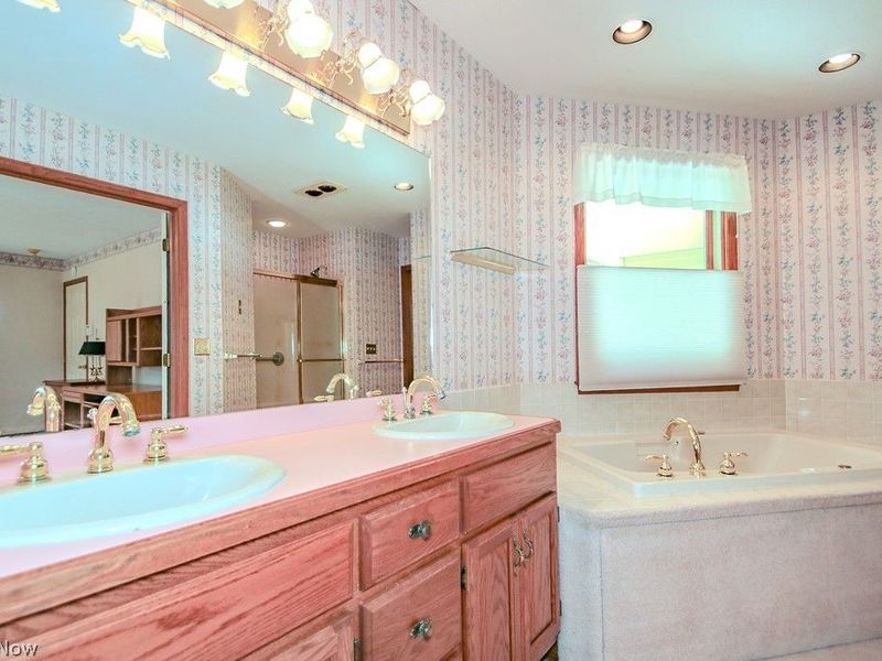 6475 Taylor Road, Painesville, OH 44077 Photo 11