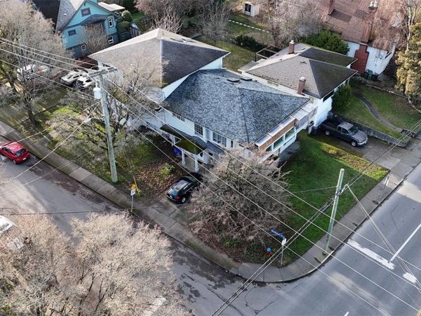 3176 Balfour Ave , Victoria, BC V9A 1S1