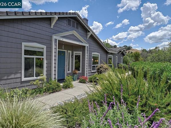 1726 Comstock Dr, Walnut Creek, CA 94595