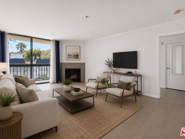 7320 Hawthorn Avenue, Unit 203, Los Angeles, CA 90046