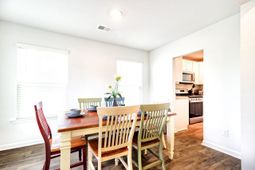 115 E Sunrise Lane photo 4