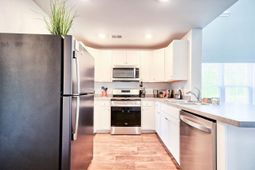 115 E Sunrise Lane photo 4