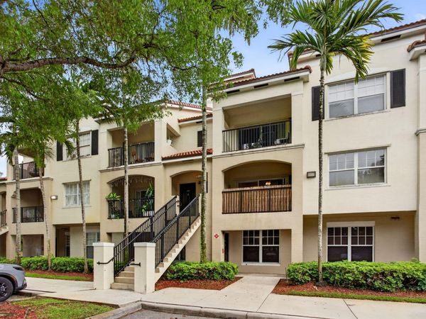 5880 W Sample Road, Unit 206, Coral Springs, FL 33067