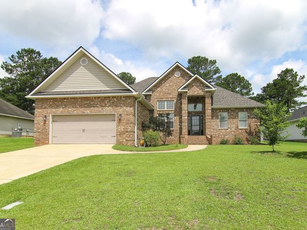508 Amberley Court, Kathleen, GA 31047